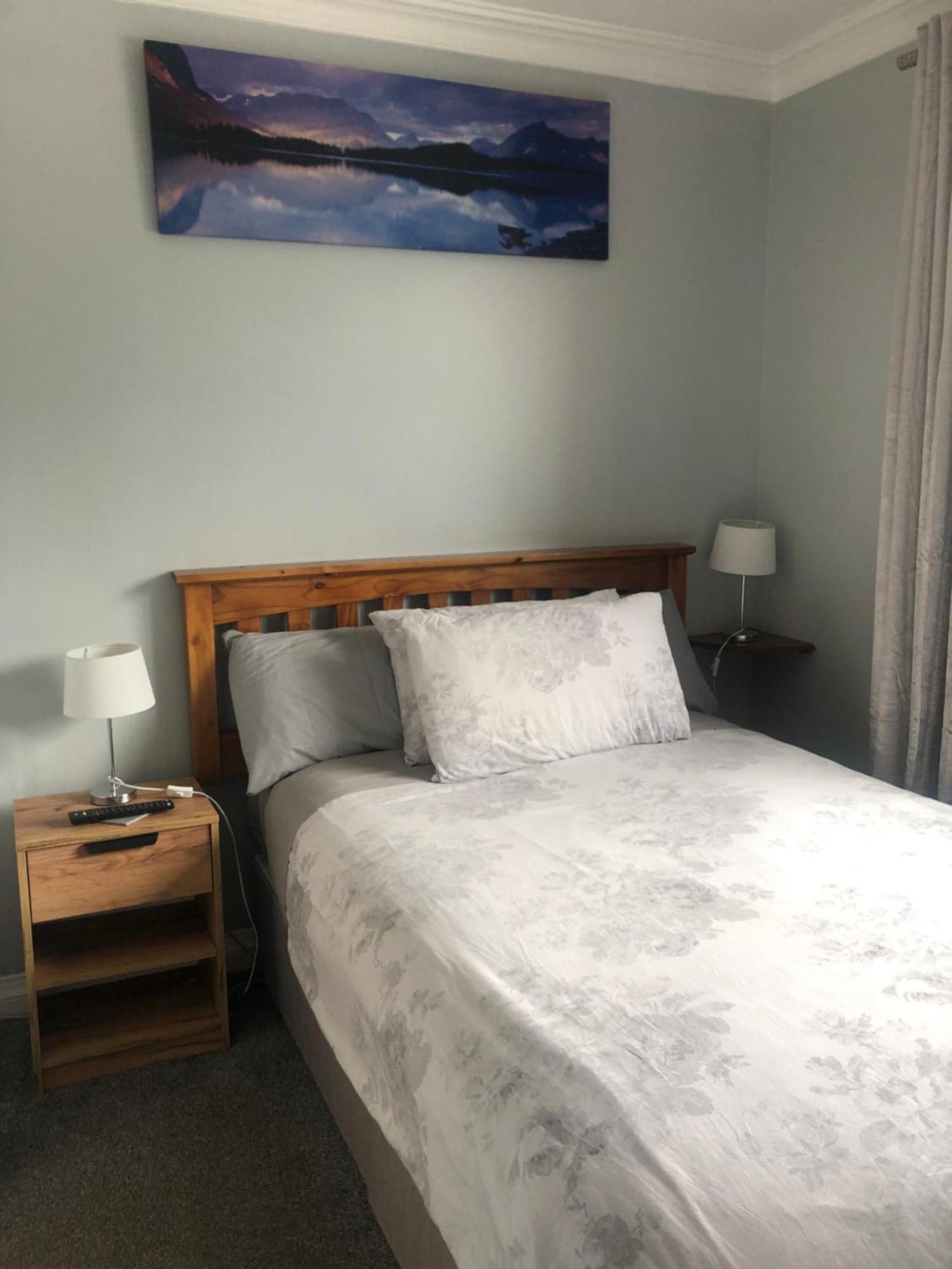 Manorlodge Трали Экстерьер фото
